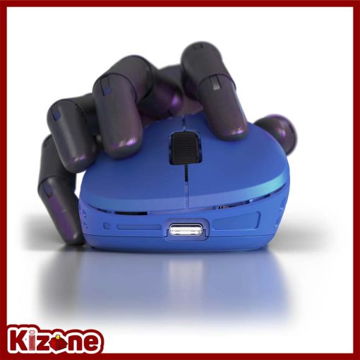 Pulsar Xlite V2 Blue với dáng cầm ergonomic dành cho người thuận tay phải