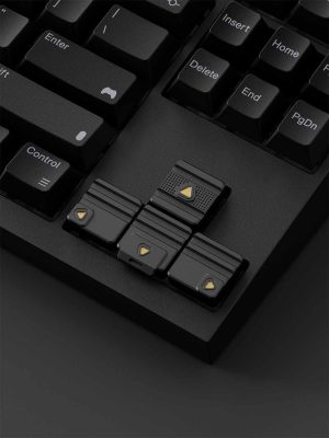 80Retros Vector - Black with Gold keycap khi lắp lên phím